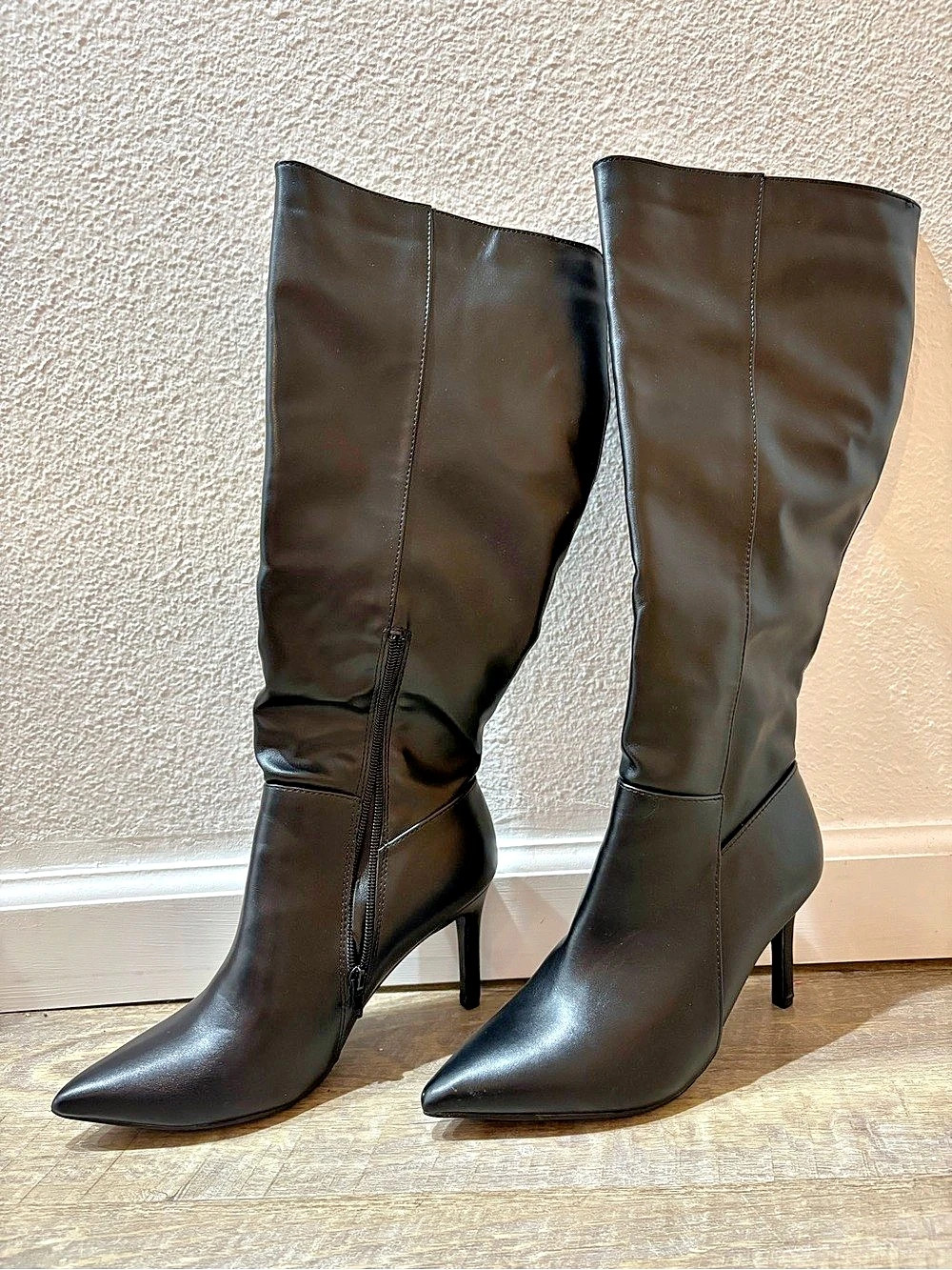 Chase + Chloe DANI Black Pointed Toe Knee High Stiletto Boots Size 8